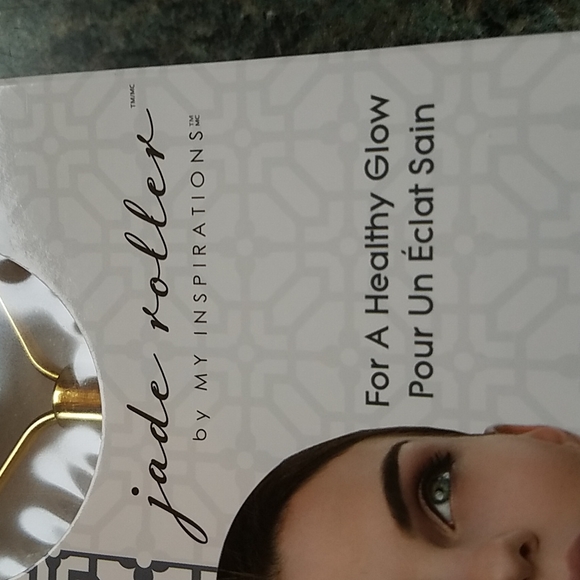 Womans  Make up/Beauty Jade Roller - Picture 3 of 4